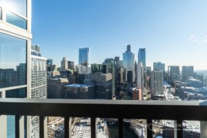 Looking for downtown apartments near River North Chicago? Kingsbury Plaza